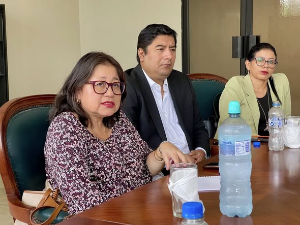 Reunión entre la Dra. Carmita Álvarez, consejera del Consejo de Educación Superior  y Autoridades de la Universidad Agraria del Ecuador 