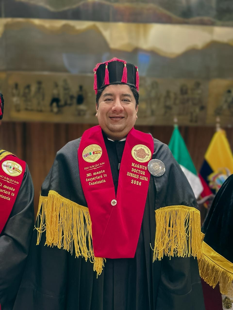 Rector de la Universidad Agraria del Ecuador recibe Magnus Doctor Honoris Causa  